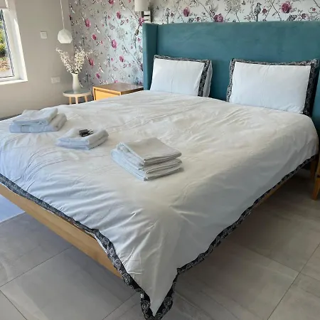 Exquisite Luxury - Sleeps 10 Villa Galway