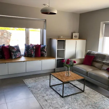Exquisite Luxury - Sleeps 10 Villa