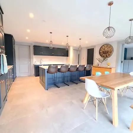 Exquisite Luxury - Sleeps 10 *