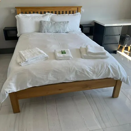 Exquisite Luxury - Sleeps 10 Villa Galway
